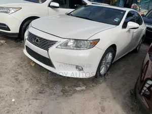 Lexus ES 2013 White