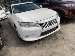 Lexus ES 2013 White