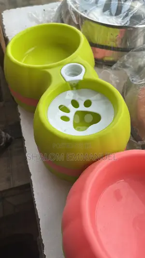 Durable Plastic Pet Plate for Mess-Free Meals