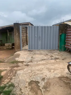 13bdrm Bungalow in Oou (Olabisi, Ijebu for sale