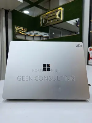 Laptop Microsoft Surface Go 16GB Intel Core i5 SSD 256GB