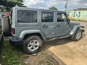 Jeep Wrangler Sahara 2dr SUV 4WD (3.6L 6cyl 6M) 2014 Gray