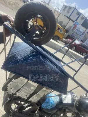 Heavy-duty Wheelbarrow