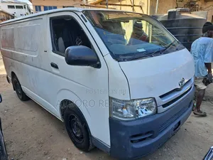 Toyota HiAce 2005 White