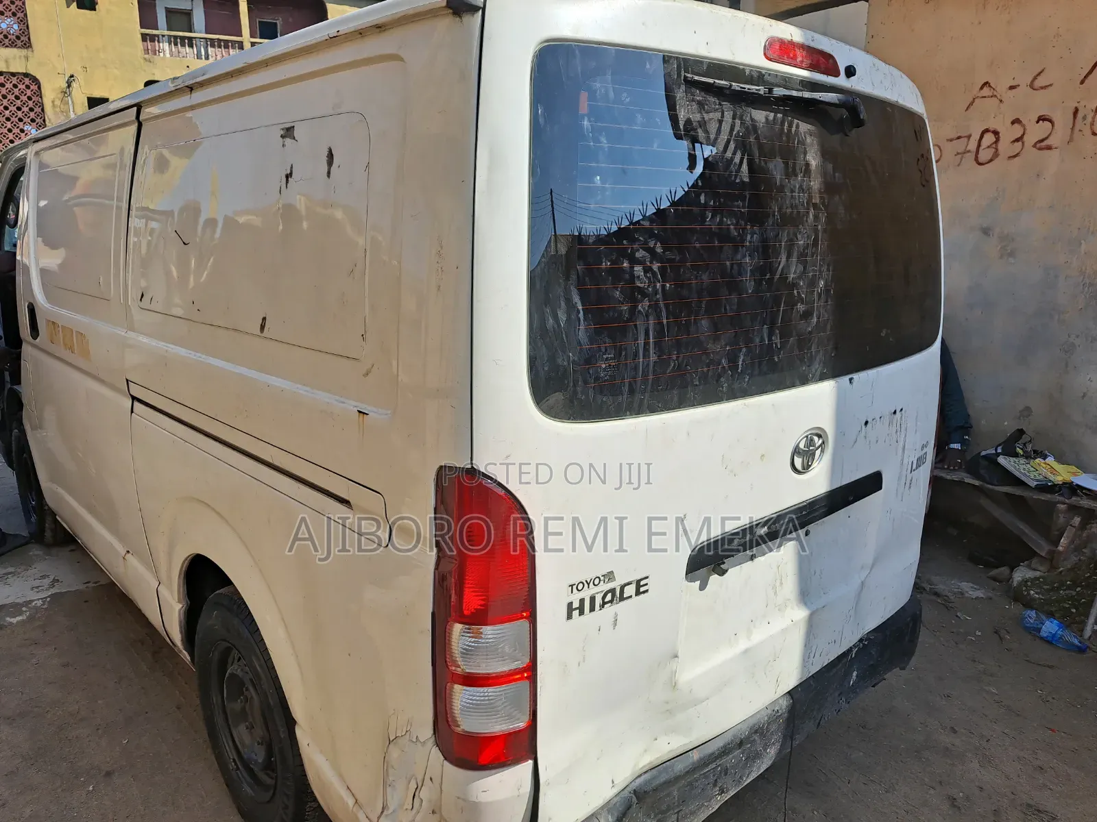 Toyota HiAce 2005 White