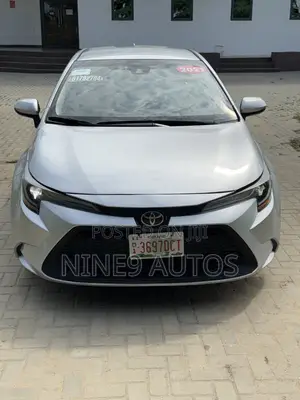 Toyota Corolla LE 2021 Silver