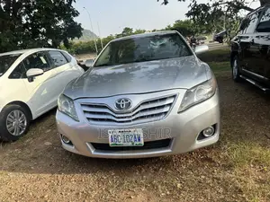 Toyota Camry LE 4dr Sedan (2.5L 4cyl 6A) 2011 White