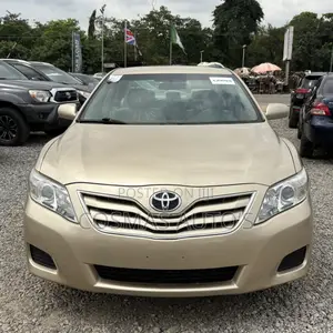 Toyota Camry 2009 Gold