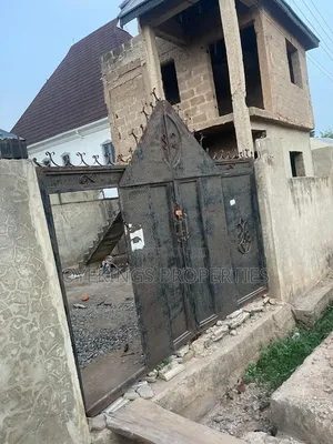 3bdrm Bungalow in Tireadara Estate, Oluyole for sale
