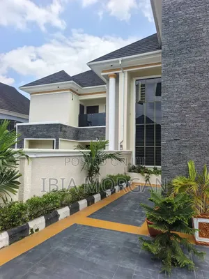 9bdrm Duplex in Jesus Close, Sars for sale