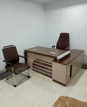 Wooden Executive Office Desk
I.6 Meter