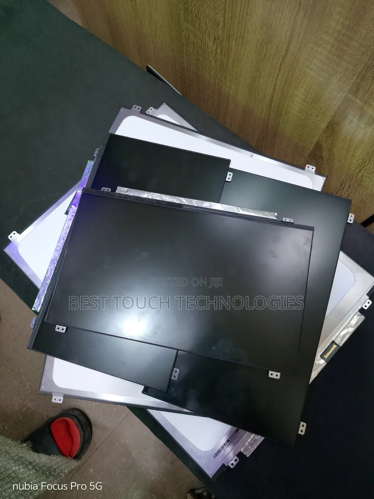 15.6 Screen Small Big Interface (Screw)