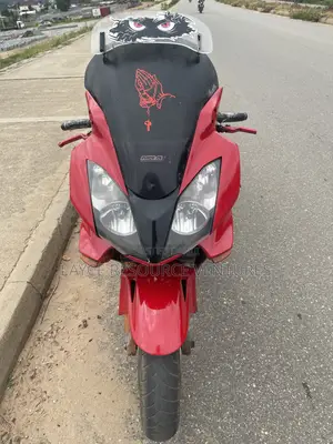 Honda VF 2010 Red