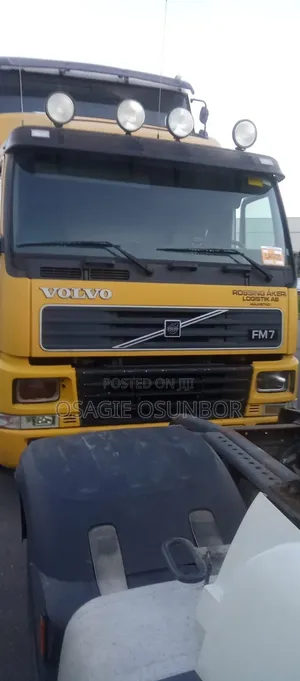 Volvo Trucks 1997 Yellow