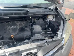 Toyota Sienna LE Mobility Auto Access (3.5L 6cyl 8A) 2018 Silver