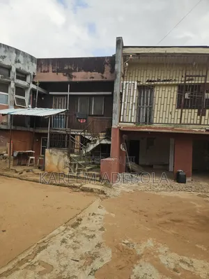 3bdrm Block of Flats in Opposite Goodwill, Berger for sale
