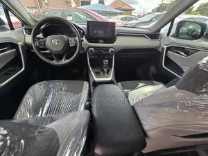 Toyota RAV4 2019 Blue
