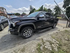 Toyota Tundra 2023 Black