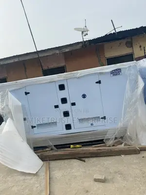 Perkins 350kva Diesel Soundproof Generator. Stamford England