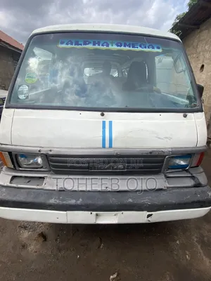 Mazda E2000 1986 White