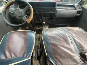 Mazda E2000 1986 White