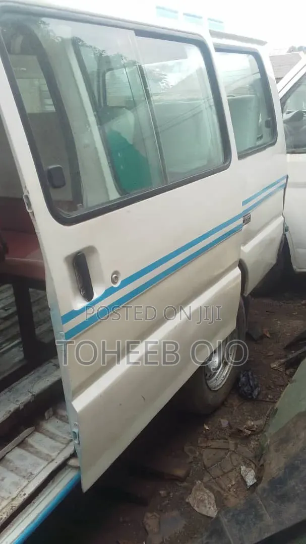Mazda E2000 1986 White