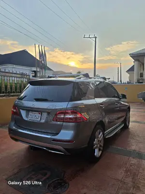 Mercedes-Benz M Class ML350 4MATIC 4dr SUV AWD (3.5L 6cyl 7A) 2015 Gray