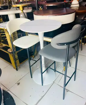 High Quality Bar Stool and Table