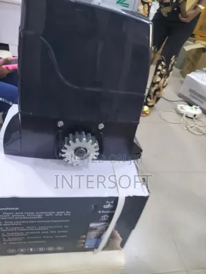 Smart Automatic Gate Opener System With Solar Panel and Battery Backup