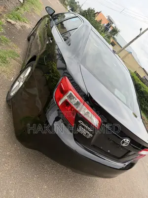 Toyota Camry SE 4dr Sedan (2.5L 4cyl 6A) 2013 Black