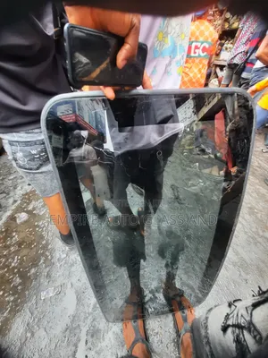 Roof Glas for Toyota Seinna 2006 Model Available Available