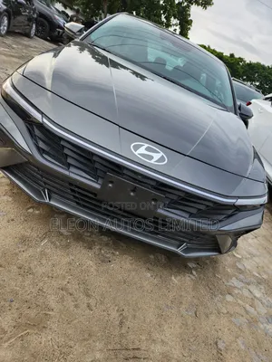 Hyundai Elantra SEL 2024 Gray
