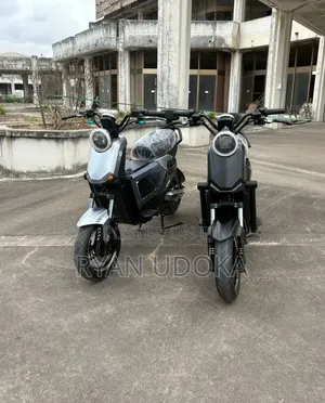 New TVS HLX 125 2025 Black
