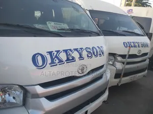 Toyota HiAce 2017 White
