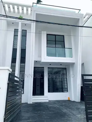 4bdrm Duplex in Ikota for sale