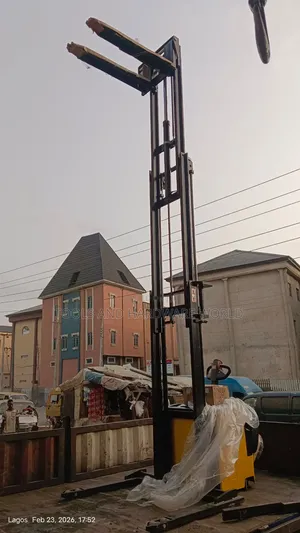 2ton by 5miter Electric Stacker