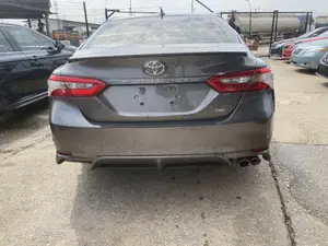Toyota Camry SE FWD (2.5L 4cyl 8AM) 2018 Gray