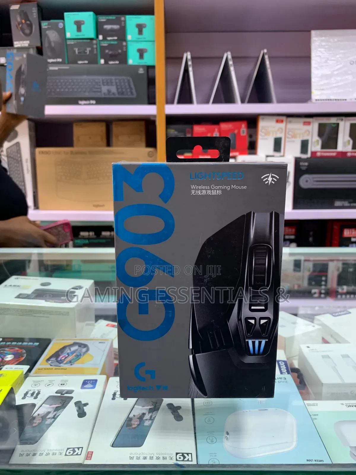 Logitech G903 Lightspeed Wireless Gaming Mouse – Hero Sensor