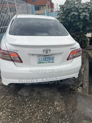 Toyota Camry LE V6 4dr Sedan (3.5L 6cyl 6AM) 2007 White