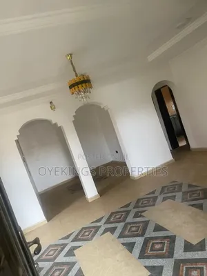 2bdrm Block of Flats in Nnpc, Oluyole for rent
