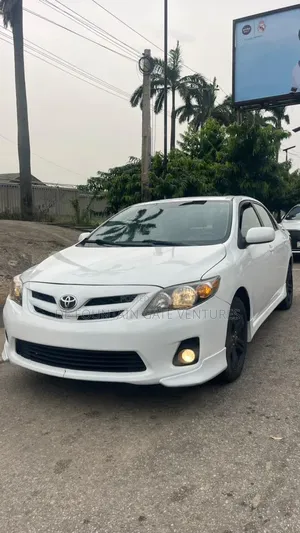Toyota Corolla 2012 White