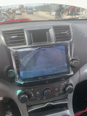 Highlander 2008-2012 Android Screen + Reverse Camera