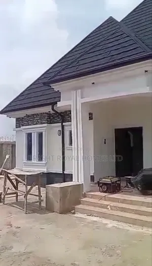 3bdrm Bungalow in Owerri for sale