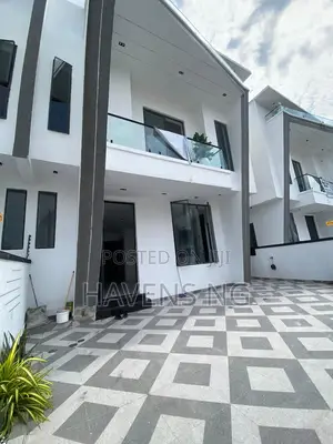 4bdrm Duplex in Lekki Phase 2 for sale