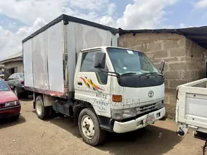 Toyota Dyna 200 Container Truck 3rz Injector Engine