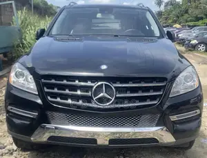Mercedes-Benz M Class ML350 4dr SUV (3.5L 6cyl 7A) 2014 Black