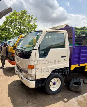 Toyota Dyna 150 Company Used Dropped Sided Body