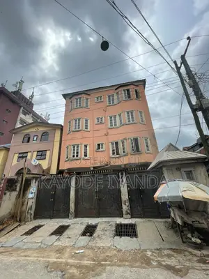 3bdrm House in Ebute Metta for sale