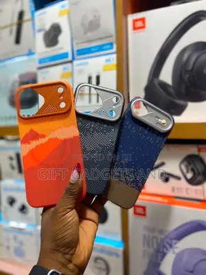 iPhone Pouches
