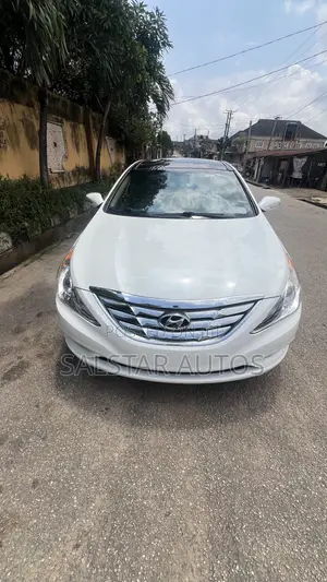 Hyundai Sonata Limited 2.0T Sedan (2.0L 4cyl 6A) 2013 White
